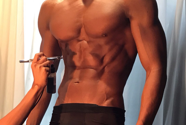 エアブラシタンニング 日焼けサロン Revolt リボルト 天神店 西中洲店 久留米店